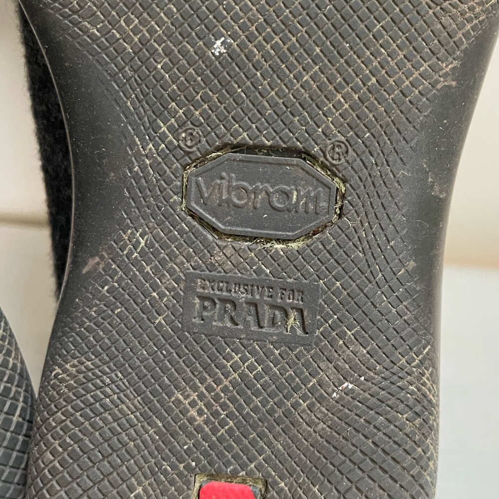 Authentic Prada classic toggle wool loafers - Picture 14 of 14